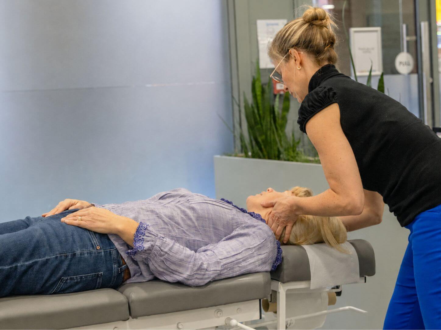 experienced chiropractor giving care